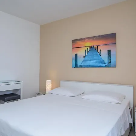 Tonka Τρογκίρ