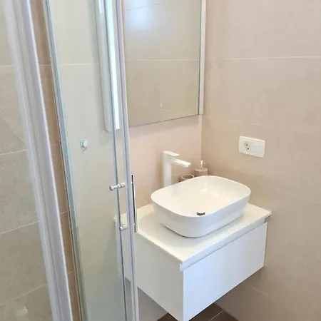 Tonka Τρογκίρ