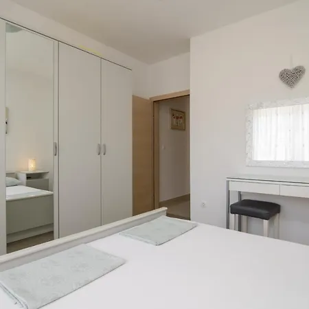 Tonka Apartman Trogir